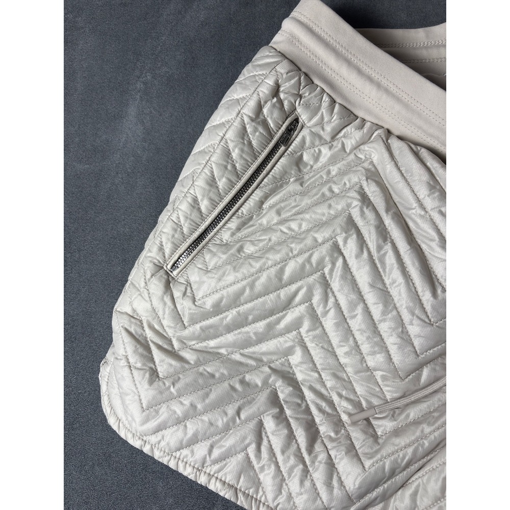 Athleta Quilted Chevron Shorts Size 8 Zipper Pockets Drawstring